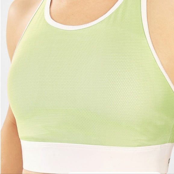 Fabletics Light Green No-Bounce Sports Bra 💚🏋️‍♀️ - Picture 3 of 10